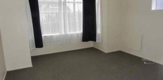 Great Location Flat - Photo 2