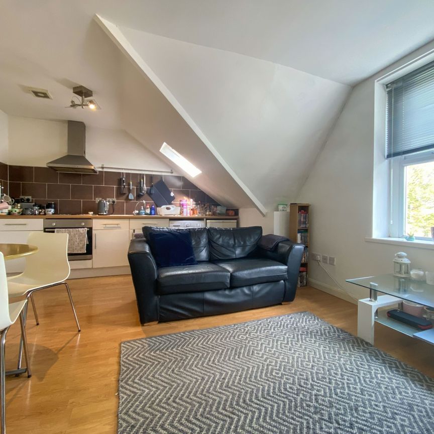 Connaught Road, Roath - Photo 1