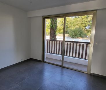 Location Appartement 3 pièces 75m² VILLENEUVE LOUBET 06270 - Photo 2