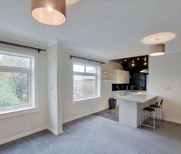 4 bedroom end of terrace house to rent - Photo 2