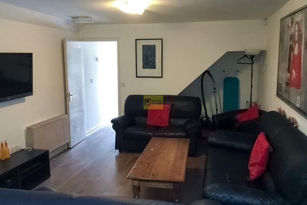 7 bedroom terraced house to rent - Photo 1
