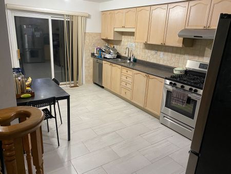 For Lease - 1025 Barclay Circle Unit# Upper, Milton, Ontario - Photo 2