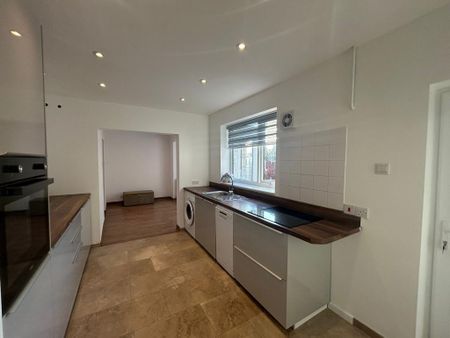 3 bedroom terraced house to rent - Photo 2