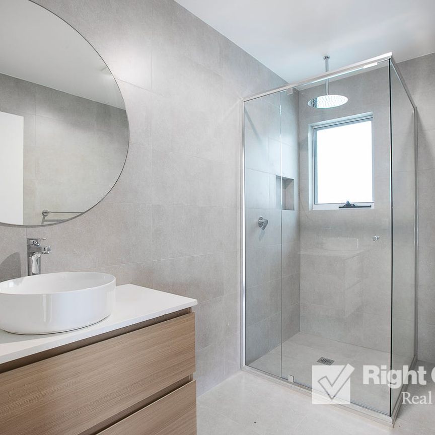 Freestanding Villa - Photo 1