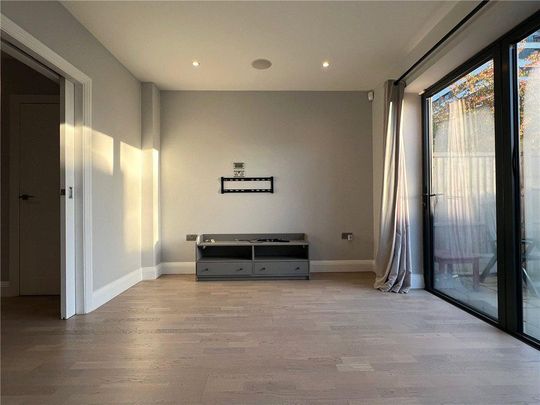 3 bedroom terraced house to rent - Photo 1