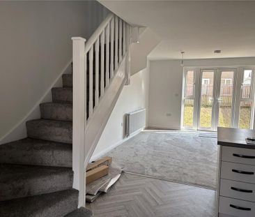 2 bedroom end of terrace house to rent - Photo 4