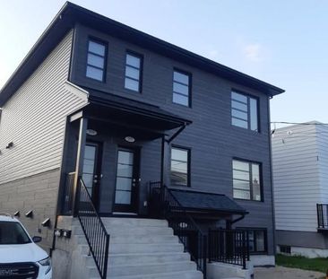 logement 4-1/2 demi sous-sol récent a louer 2e rue Louiseville - Photo 3