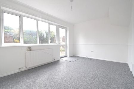 2 bedroom semi-detached house to rent - Photo 5
