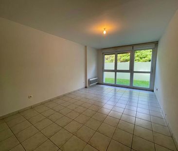 Location Appartement 2 pièces 47m² HENIN BEAUMONT 62110 - Photo 1