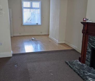 3 bedroom terraced house to rent - Photo 4