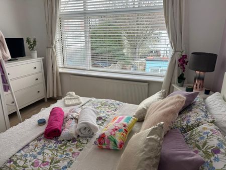 Room in a Shared House, Pendennis Road, N17 - Photo 5