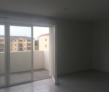 Location Appartement 3 pièces 64m² - Photo 2