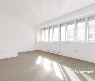 Arcadia Avenue, London, N3 - Photo 3