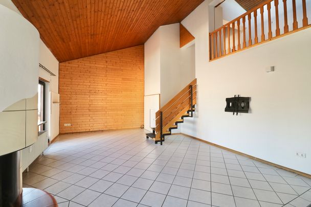 Große 4,5-Zimmer Wohnung über 3 Ebenen mit 3 Dachterrassen in sehr guter Lage von Steinen - Foto 1