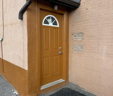 For Lease - 874 Clyde Avenue Unit# 1, McKellar Heights - Glabar Par... - Photo 5