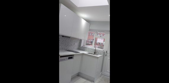 Studio Flat, Andrews Close, HA1 - Photo 2