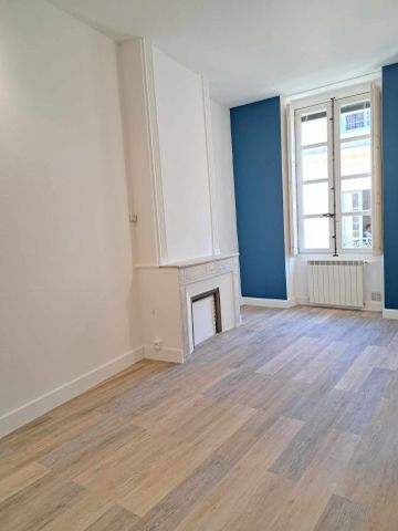 Location Appartement 2 pièces 45m² NIMES 30000 - Photo 2