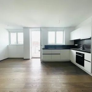 Leben über den Dächern -3 Zimmerwohnung mit Balkon in bester Lage des 5. Bezirkes! - Photo 1
