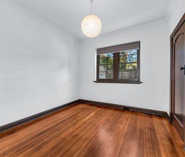 Stylish Art Deco Living – Fully Renovated Windsor Gem - Photo 1