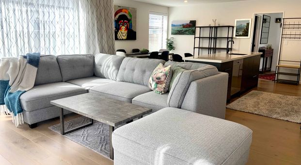 Fully Furnished Immaculate & Architecturally Designed Front Townhouse! - Photo 1