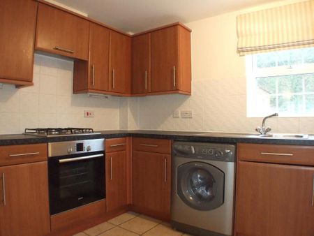 2 bedroom flat to rent - Photo 4
