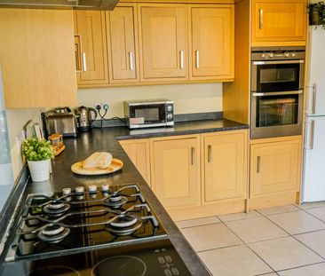 🏭Fantastic house share situated right next to Cressex Business Park... - Photo 2