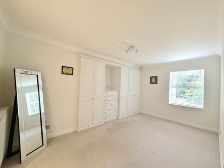 3 Bedroom Apartment - Photo 5