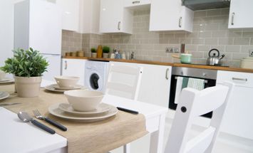 Flat 12, Samara Plaza, LS2 9DU, Leeds - Photo 2