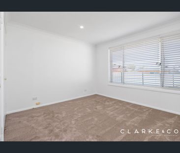 MODERN COMFORT IN A CONVENIENT LOCATION! - Photo 4