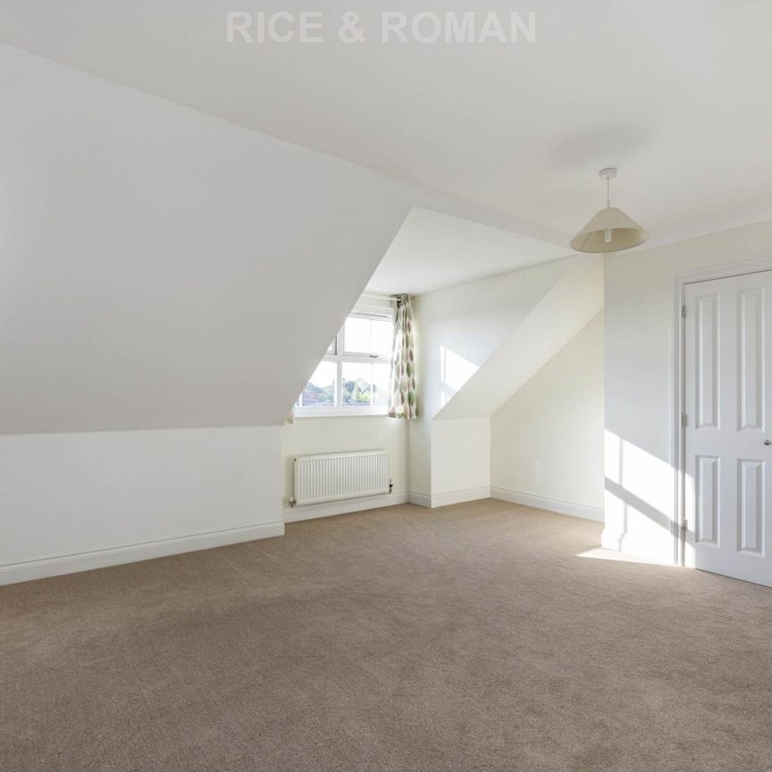 2 Bedroom Apartment, Templeton Court – Hampton Hill - Photo 1