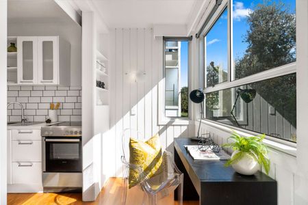2 bedroom unit with 2 parking spaces in the Grammar Zone - Photo 5