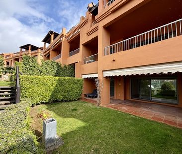 Maravilloso apartamento con jardín privado en Benatalaya, Estepona ... - Photo 6