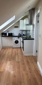 Room in a Shared House, Norbury Crescent, SW16 - Photo 3