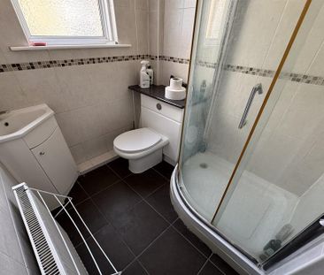 5 bedroom flat to rent - Photo 6