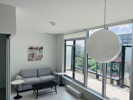 Toronto Furnished Penthouse for Rent - Luxurious 2 Bedroom, 2 Bath with City Views and Private Garage - Photo 3