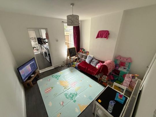 3 bedroom terraced house to rent - Photo 1