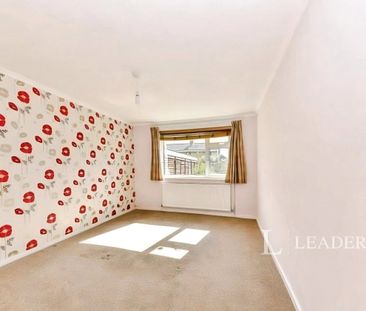 3 bedroom bungalow to rent Stirling Road, Stamford, PE9 - Photo 6