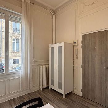 Appartement 1 pièces 14m2 REIMS 450 euros - Photo 1