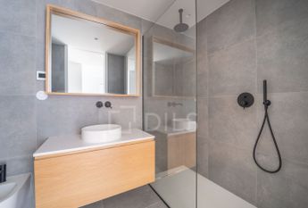 Apartamento T3 com varanda, novo, com vista mar, em Vila Nova de Gaia