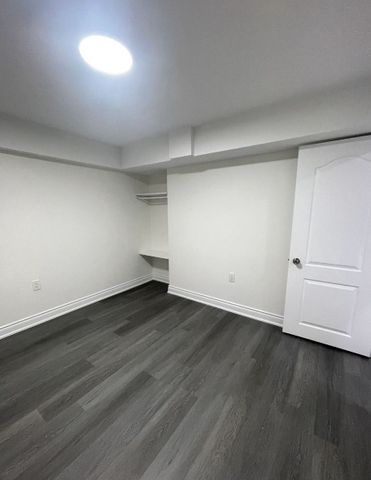 For Lease - 60 Sasco Way, Essa, Ontario - Photo 2