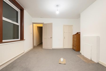 3 Bedroom House To Let - HP13 - Photo 2