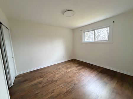 For Lease - 860 Florell Drive Unit# 1, Oshawa, Ontario - Photo 2