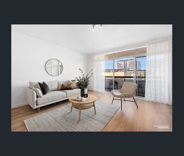 Parkside Position with a Private Balcony - Photo 1
