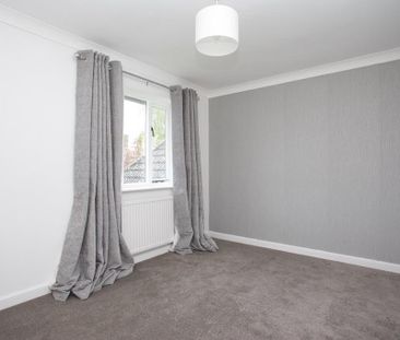 4 bedroom detached house to rent - Photo 2