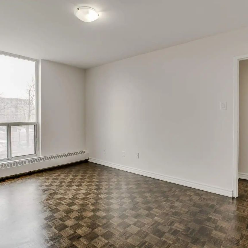 Bayview Square — 1 Bedroom - Photo 1