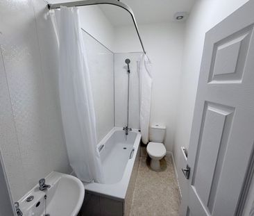 1 Bed Flat, Church Lane, M9 - Photo 5