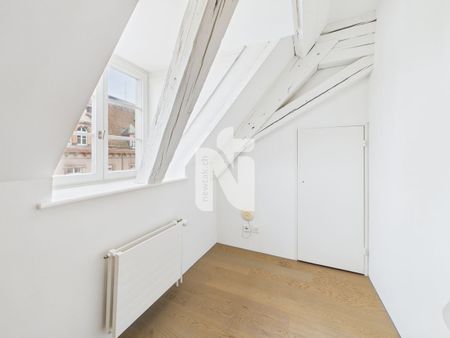 Grosszügige, möblierte 2.5-Zimmer-Maisonette-Wohnung in zentraler Lage beim Spalentor - Photo 5