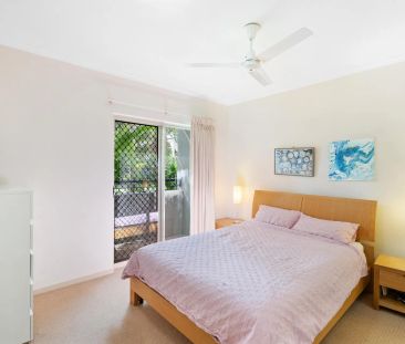 Stylish, furnished 1 bedroom apartment with pool view - Photo 1