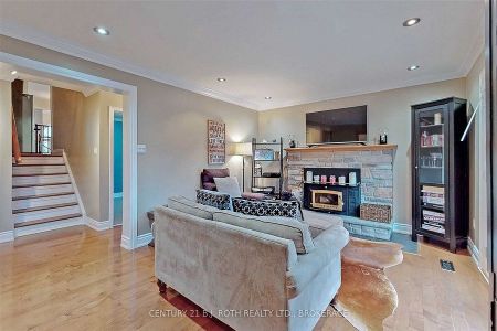 For Lease - 1658 Corkstone Glade, Mississauga, Ontario - Photo 2