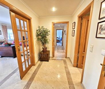 Cascais. T2. Condomínio privado. Piscina, jardins e estacionamento - Photo 6